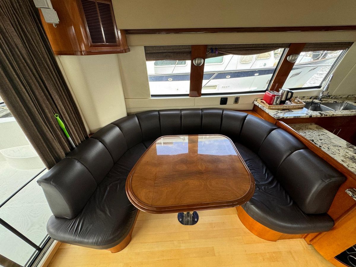 2006 Carver 56 