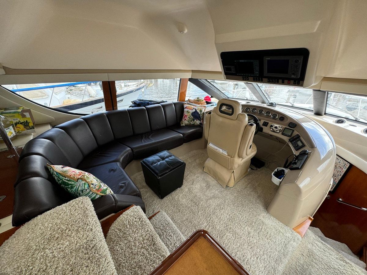 2006 Carver 56 