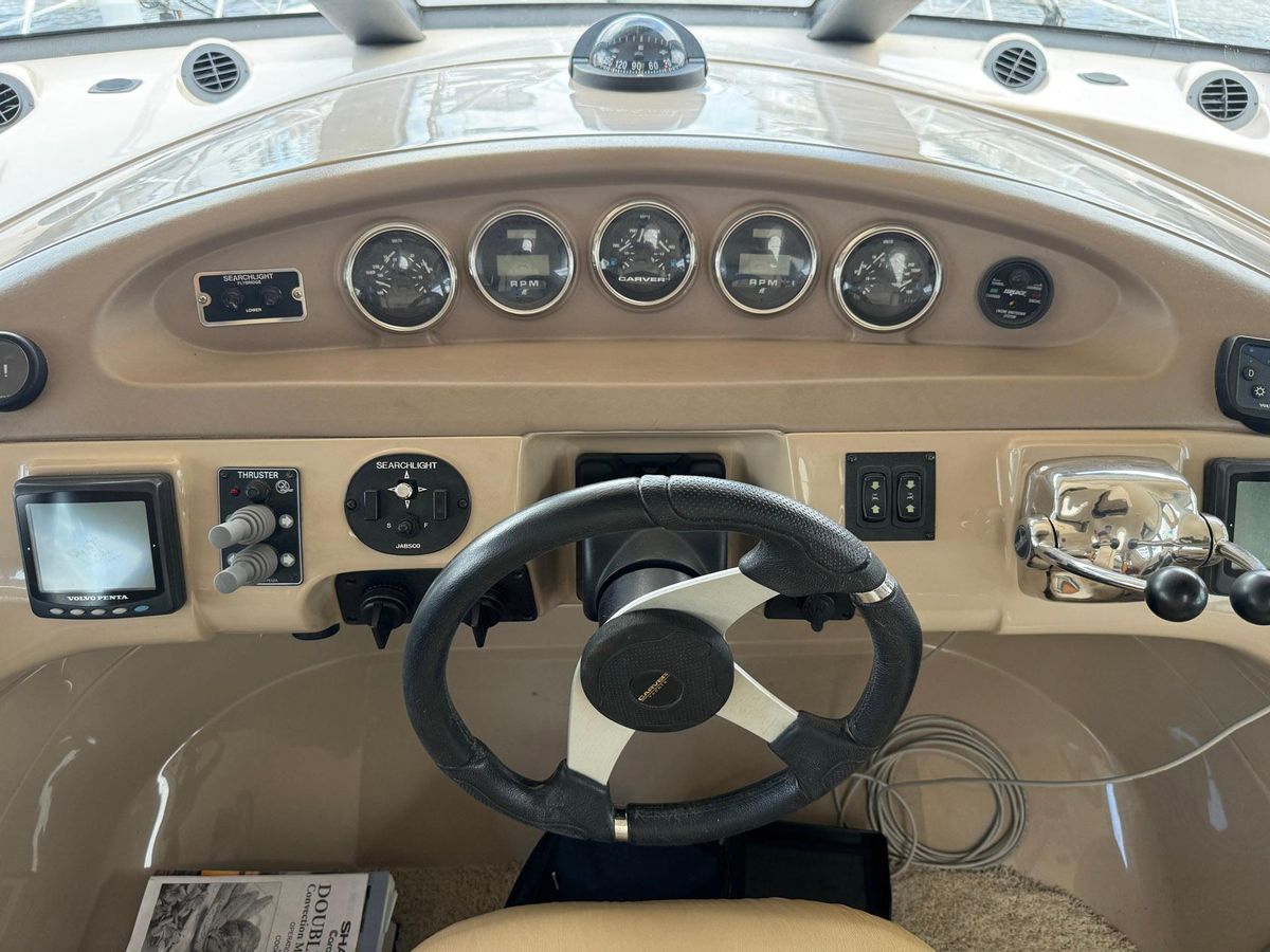 2006 Carver 56 