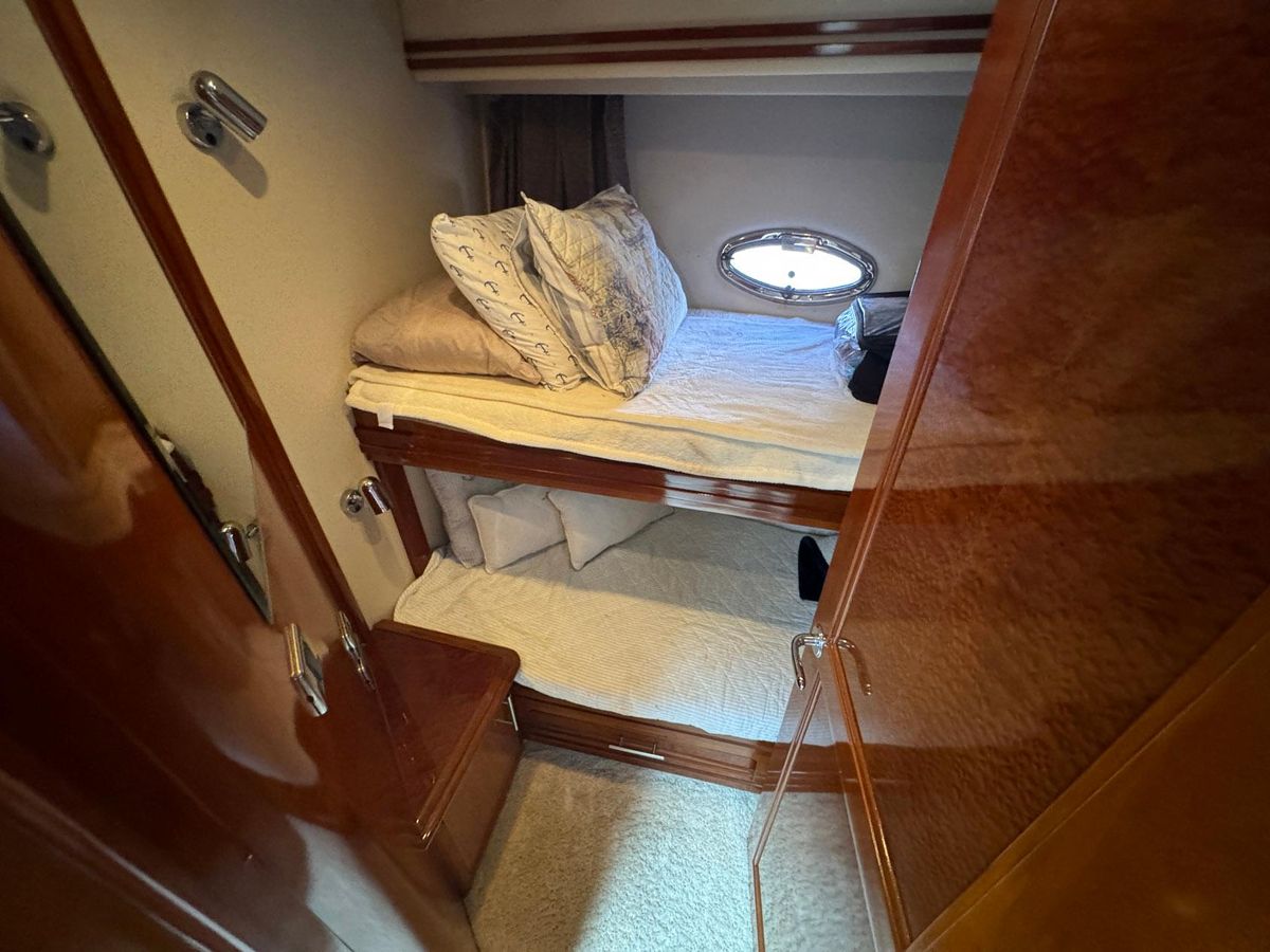 2006 Carver 56 