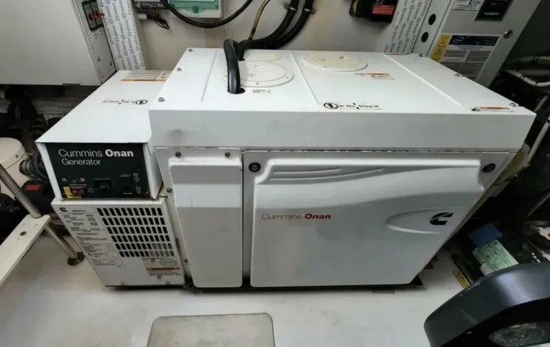 Eclipse Yacht Photos Pics 2016 Azimut 50 Flybridge - Image 46