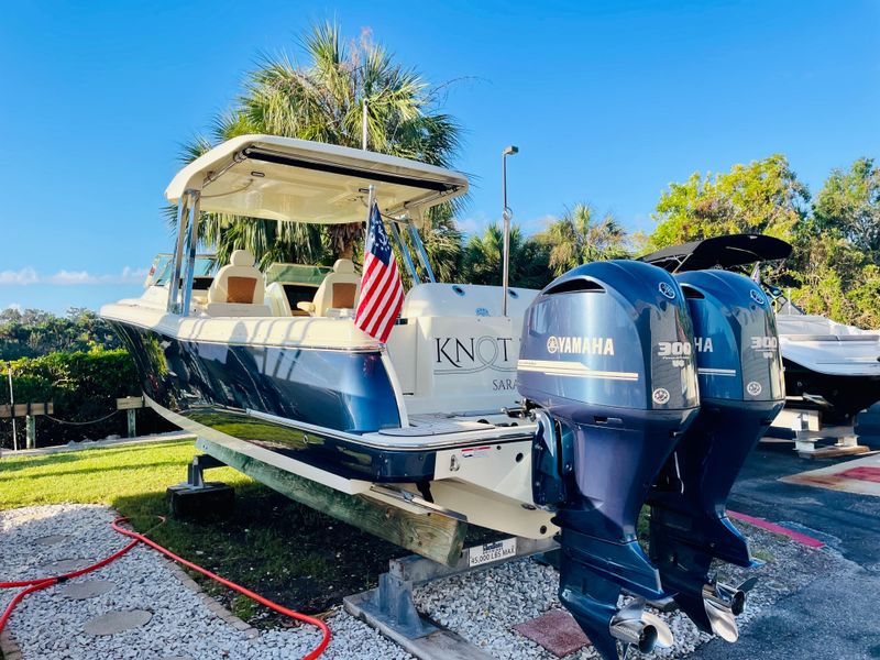 2017 Chris-Craft Calypso 30