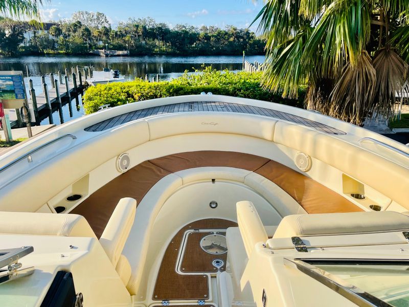 2017 Chris-Craft Calypso 30