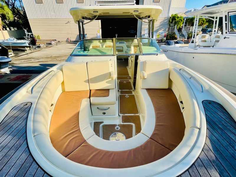 2017 Chris-Craft Calypso 30