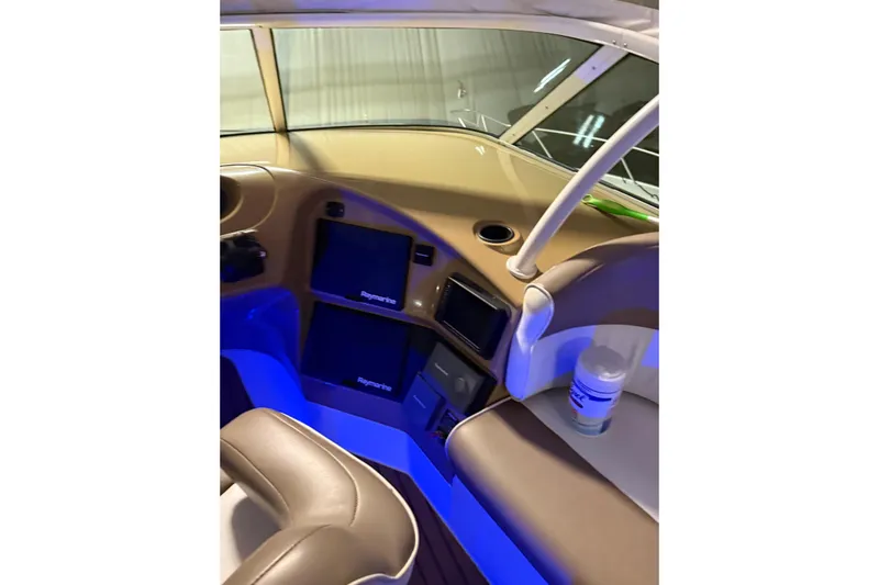 Orion Yacht Photos Pics Interior of 2004 Carver 460 Voyager yacht with Raymarine navigation displays.