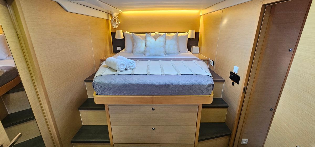 2013 Lagoon 62 