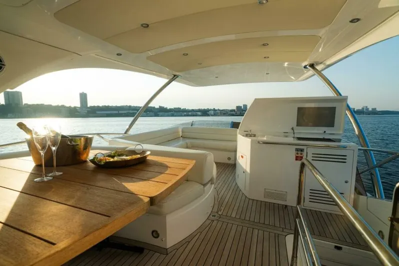  Yacht Photos Pics 2016 Sunseeker Manhattan 65 - Image 34