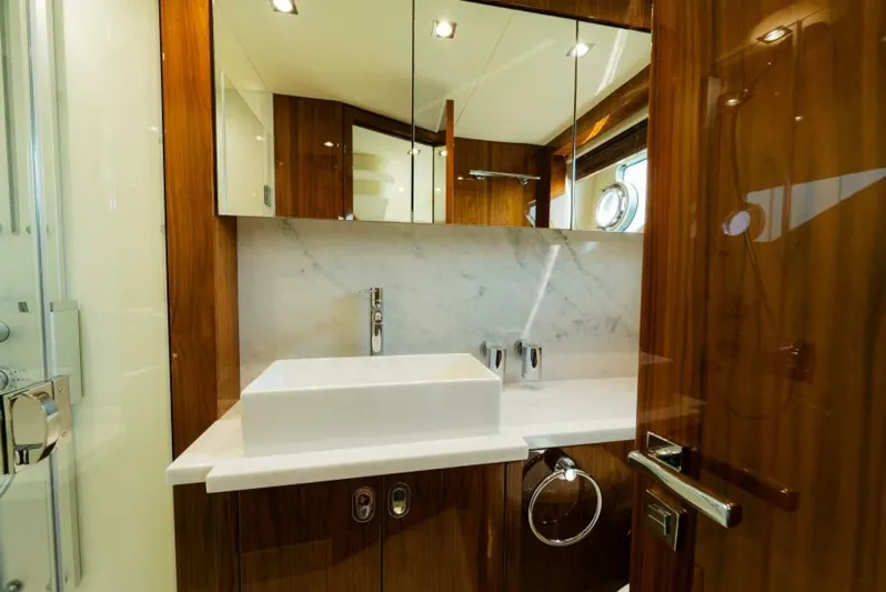  Yacht Photos Pics 2016 Sunseeker Manhattan 65 - Image 29