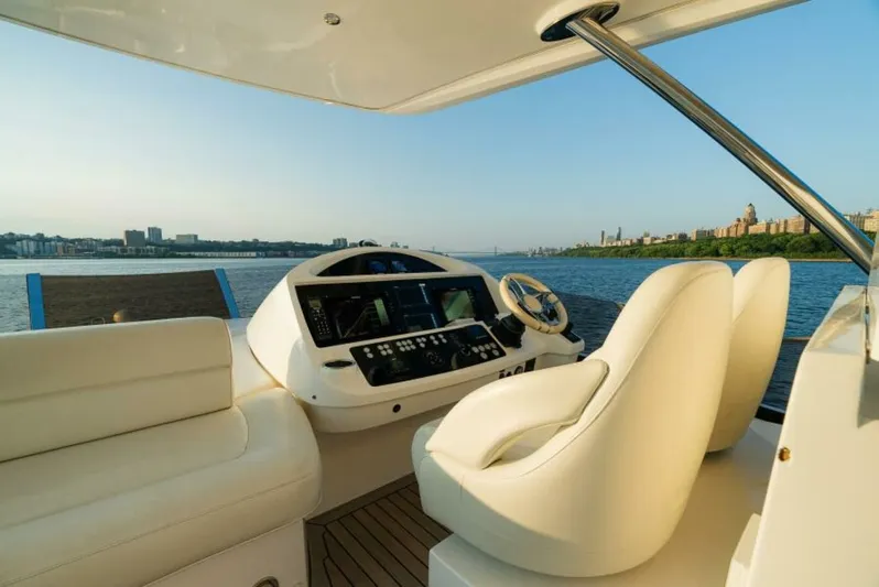  Yacht Photos Pics 2016 Sunseeker Manhattan 65 - Image 36