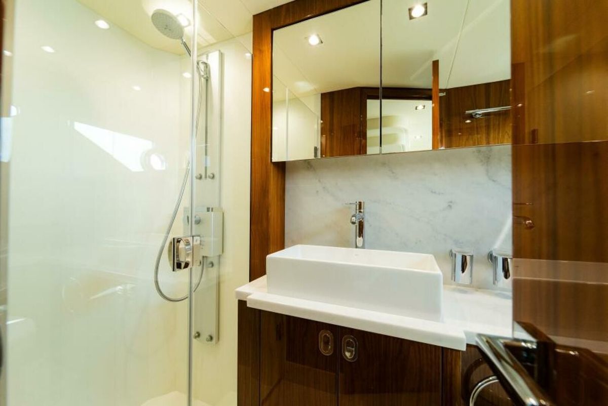 2016 Sunseeker 65 