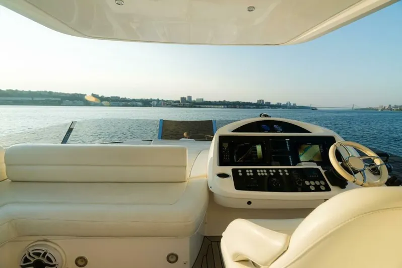  Yacht Photos Pics 2016 Sunseeker Manhattan 65 - Image 38