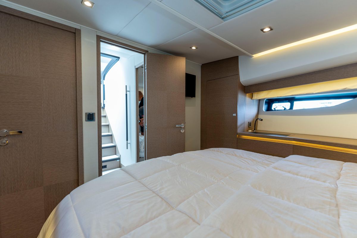 2018 Prestige 59 