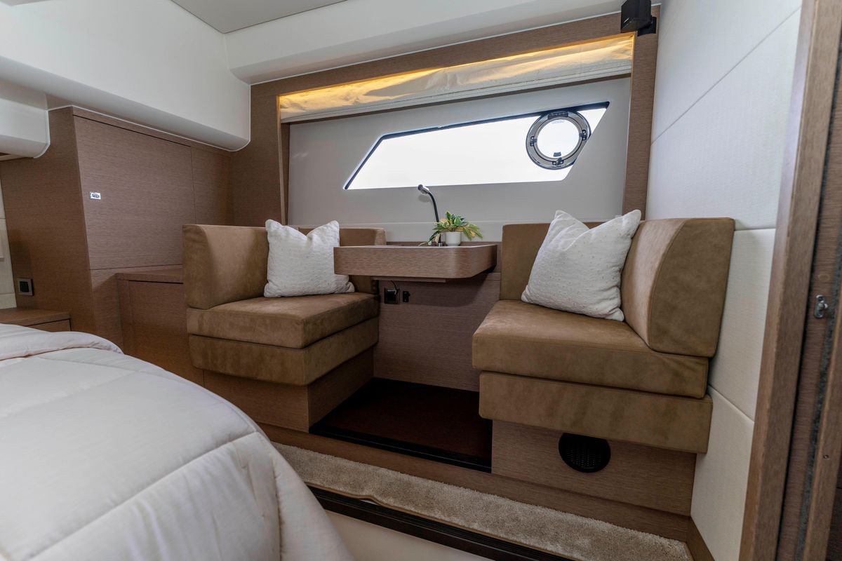 2018 Prestige 59 