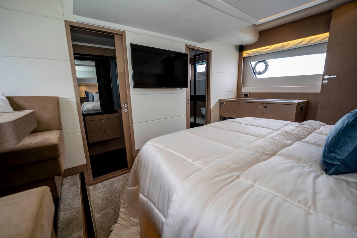 2018 Prestige 59 