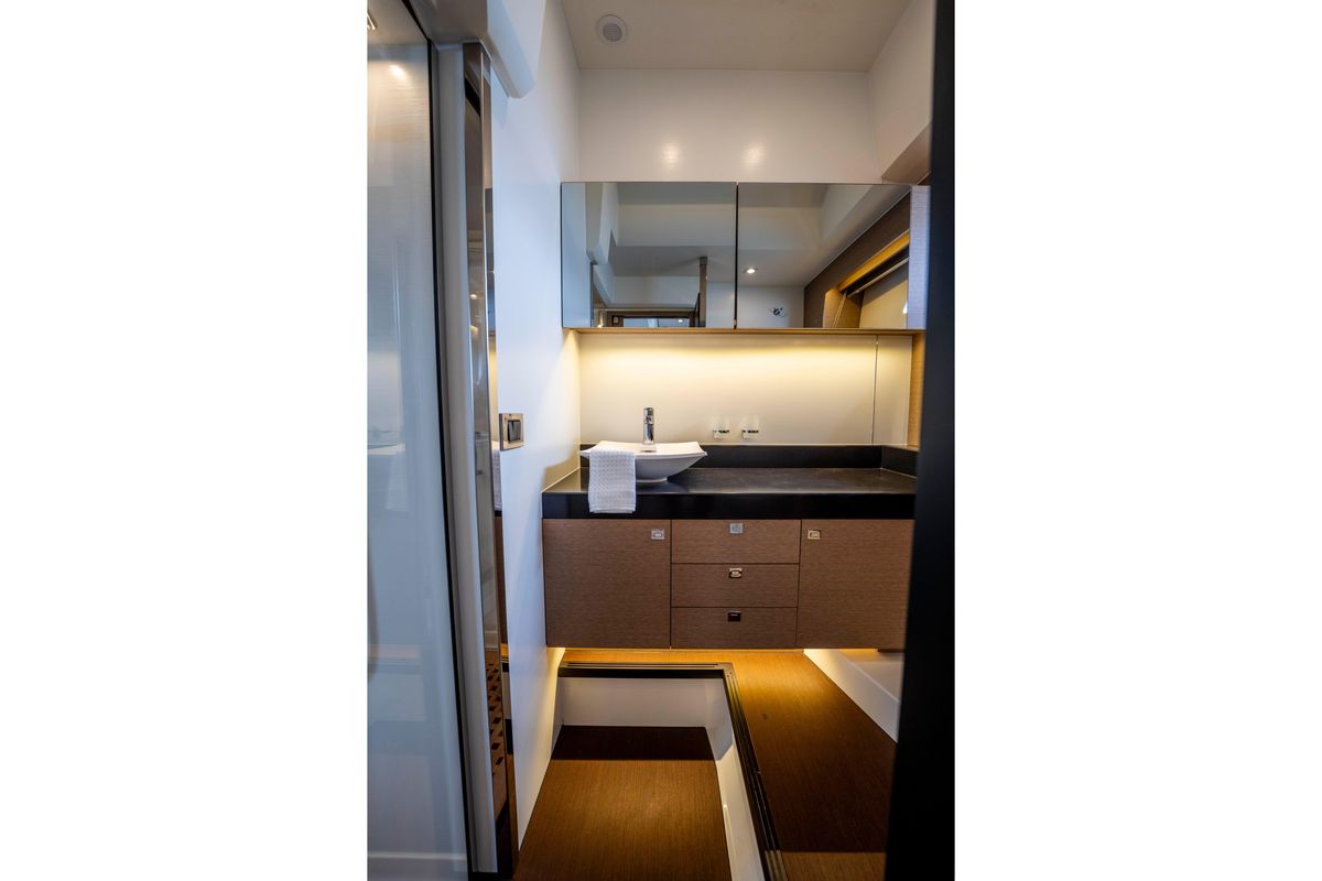 2018 Prestige 59 