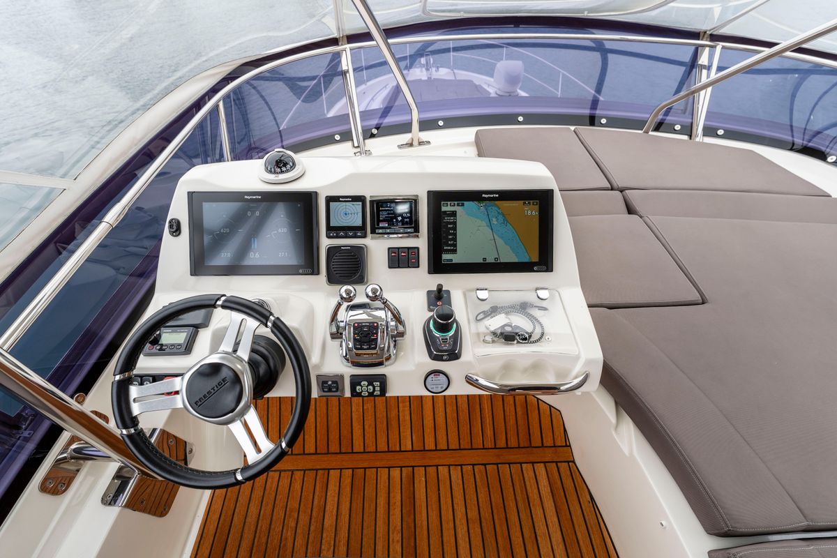 2018 Prestige 59 