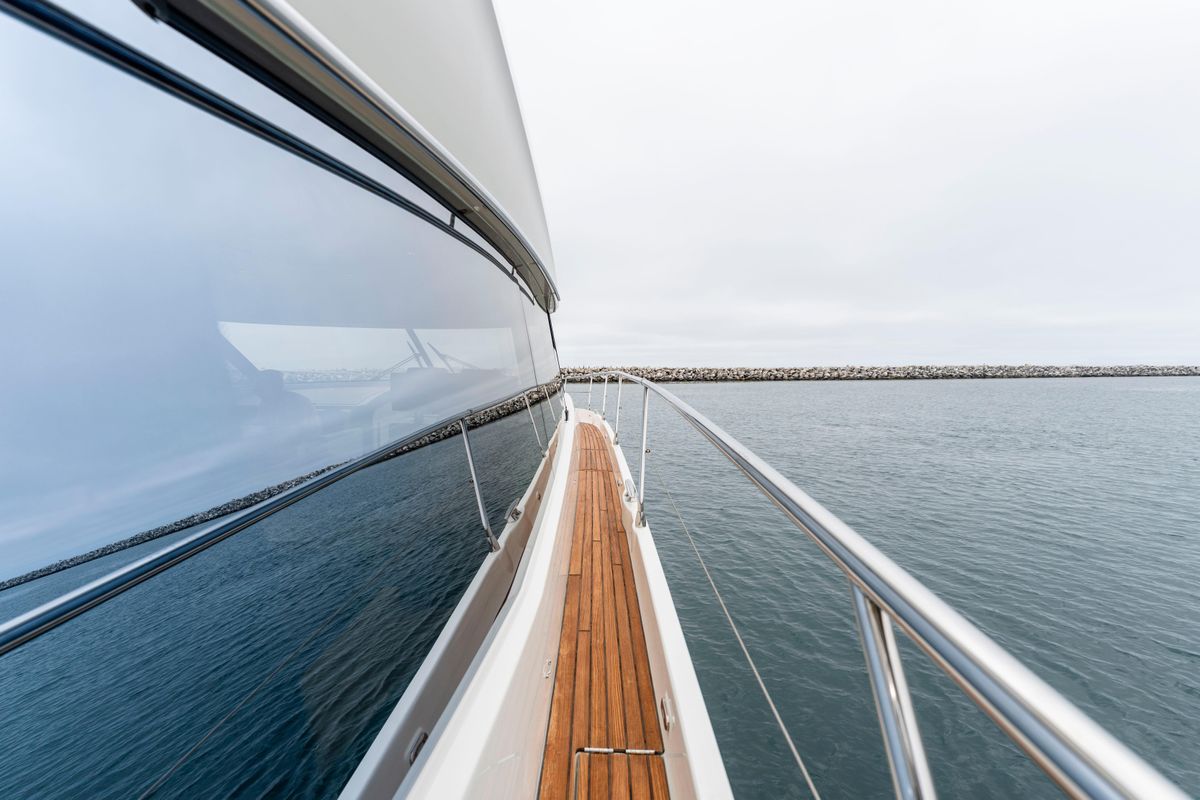 2018 Prestige 59 