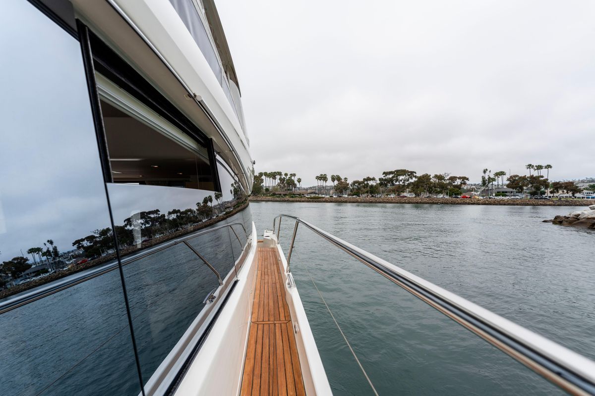 2018 Prestige 59 