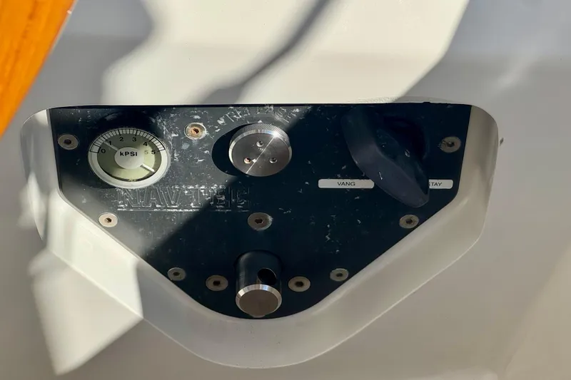 Symphony V Yacht Photos Pics Hinckley Sou'wester 52 control panel with kPSI gauge, 1999 model.