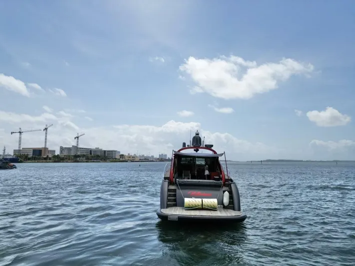 Notorius Yacht Photos Pics 2007 Gianetti Ht68 - Image 9