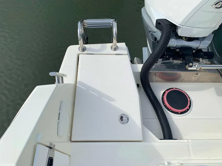  Yacht Photos Pics Hussar Skamander 920 Explorer MAX 2022 boat deck with motor and ladder.