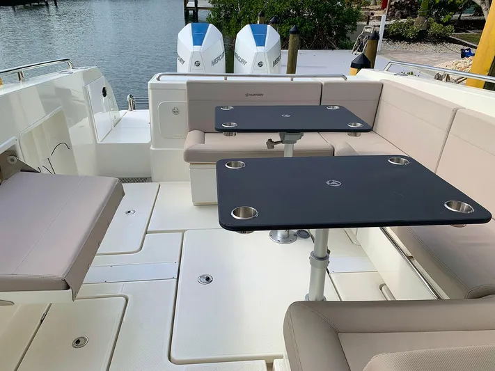  Yacht Photos Pics Luxury seating area on 2022 Hussar Skamander 920 Explorer MAX boat.