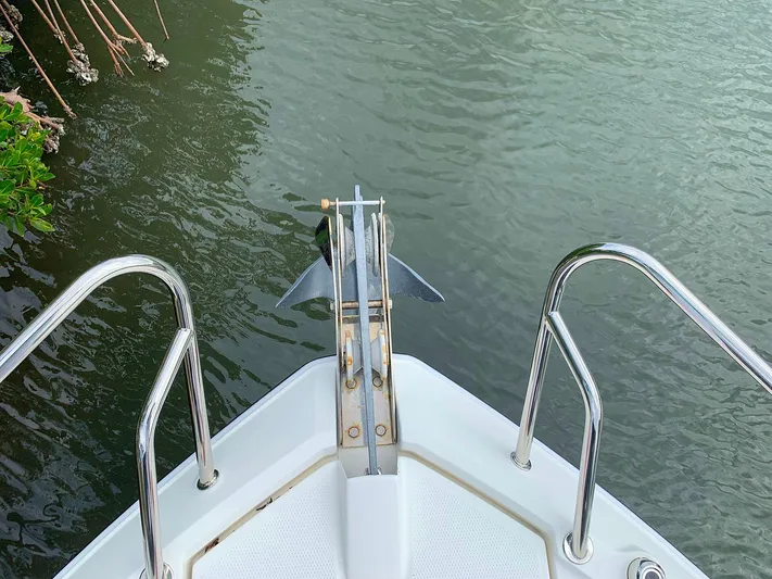  Yacht Photos Pics Bow view of 2022 Parker Poland Hussar Skamander 920 Explorer MAX on water.