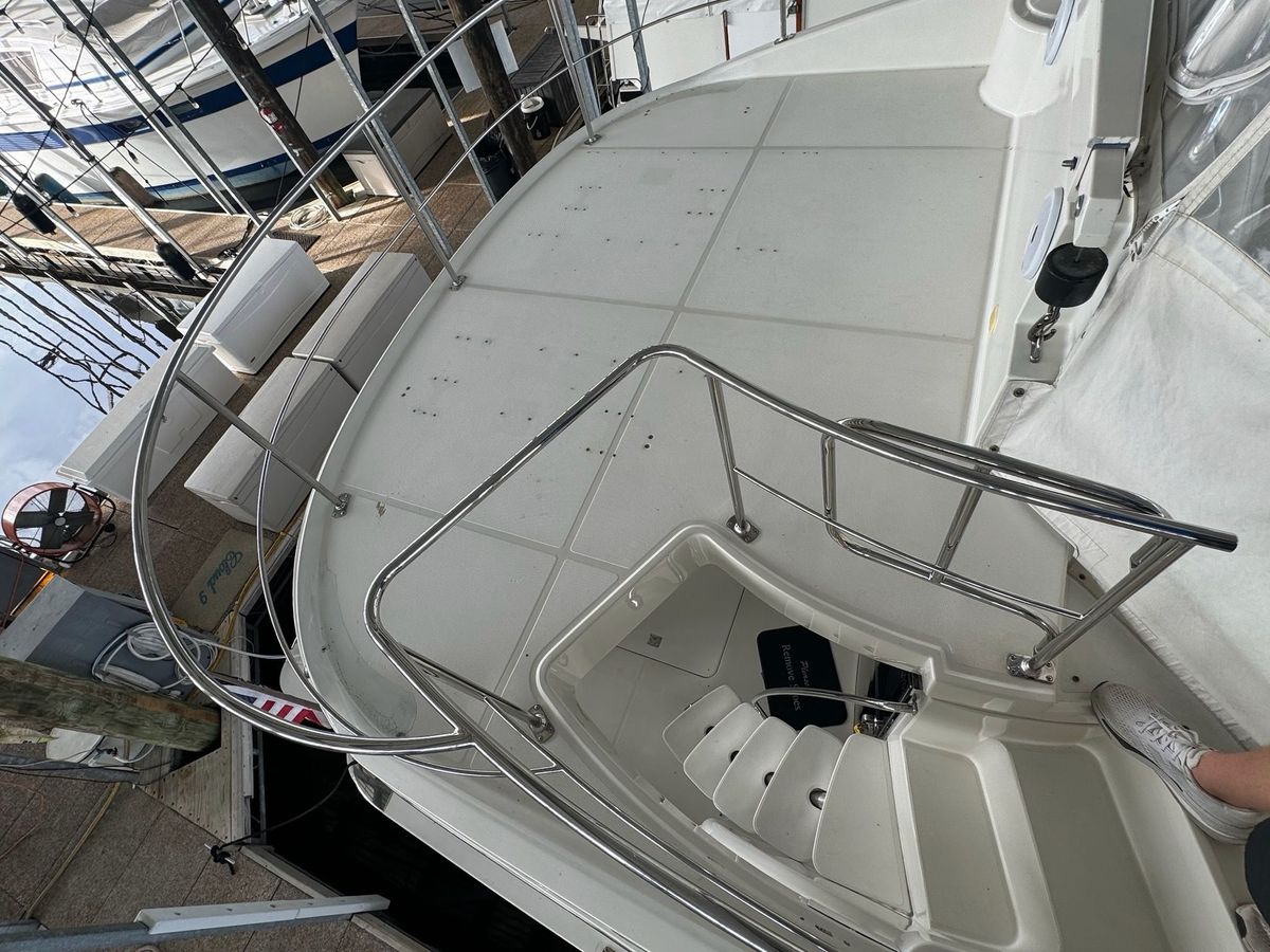 2004 Carver 56 