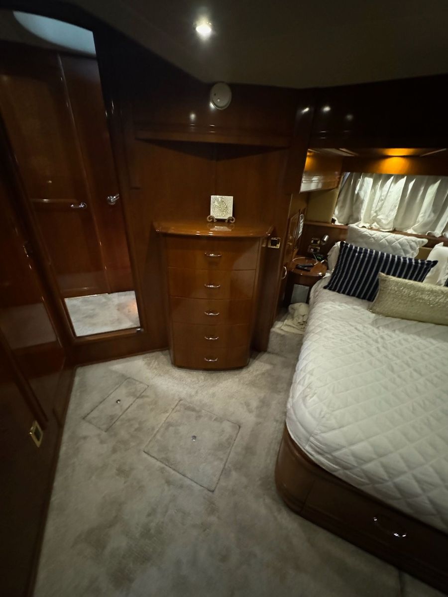 2004 Carver 56 