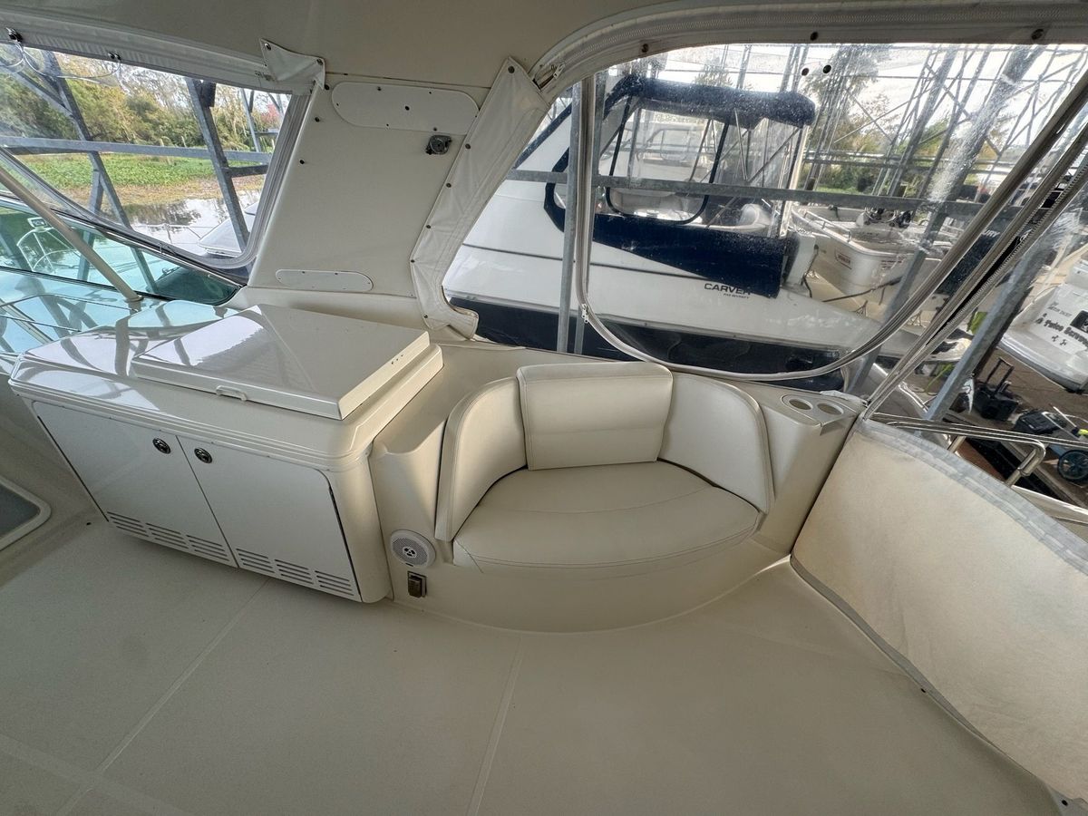 2004 Carver 56 