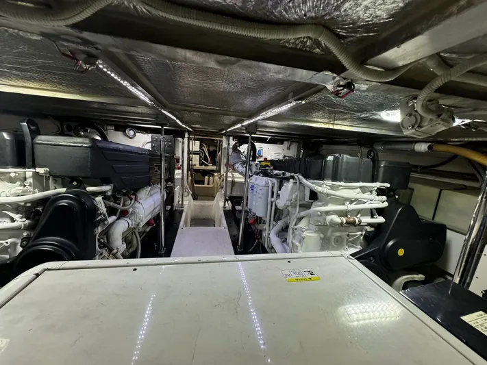 Cloud 9 Yacht Photos Pics 