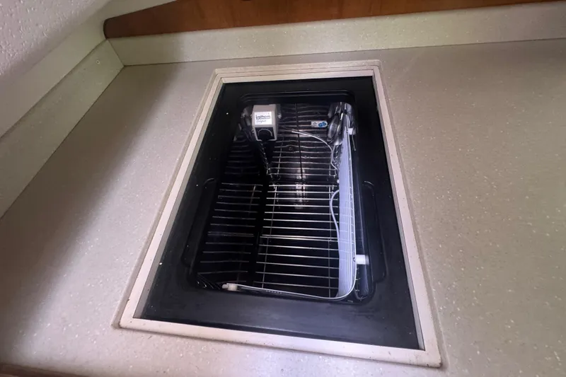 True Love Yacht Photos Pics Built-in sink with drying rack on 2005 Catalina Morgan 440 DS yacht.