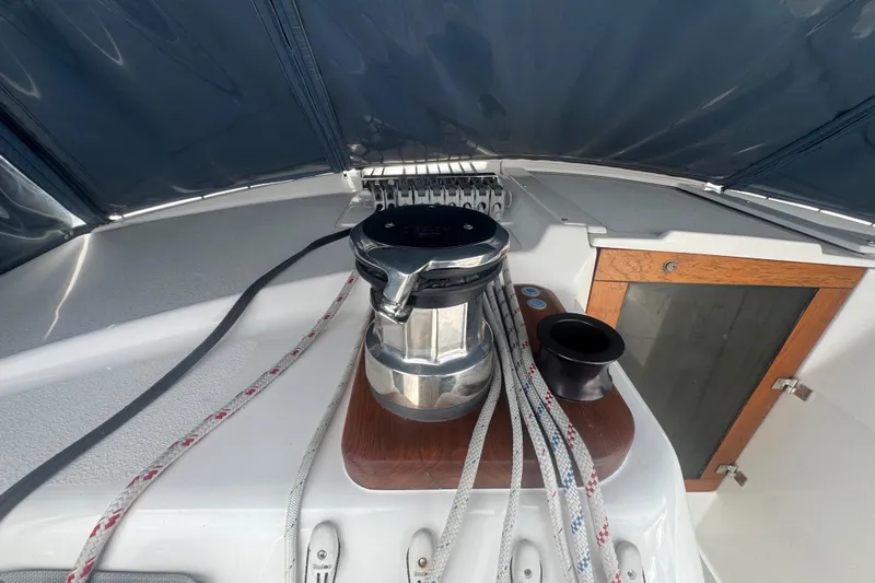 True Love Yacht Photos Pics Deck of 2005 Catalina Morgan 440 DS sailboat with winch and ropes.