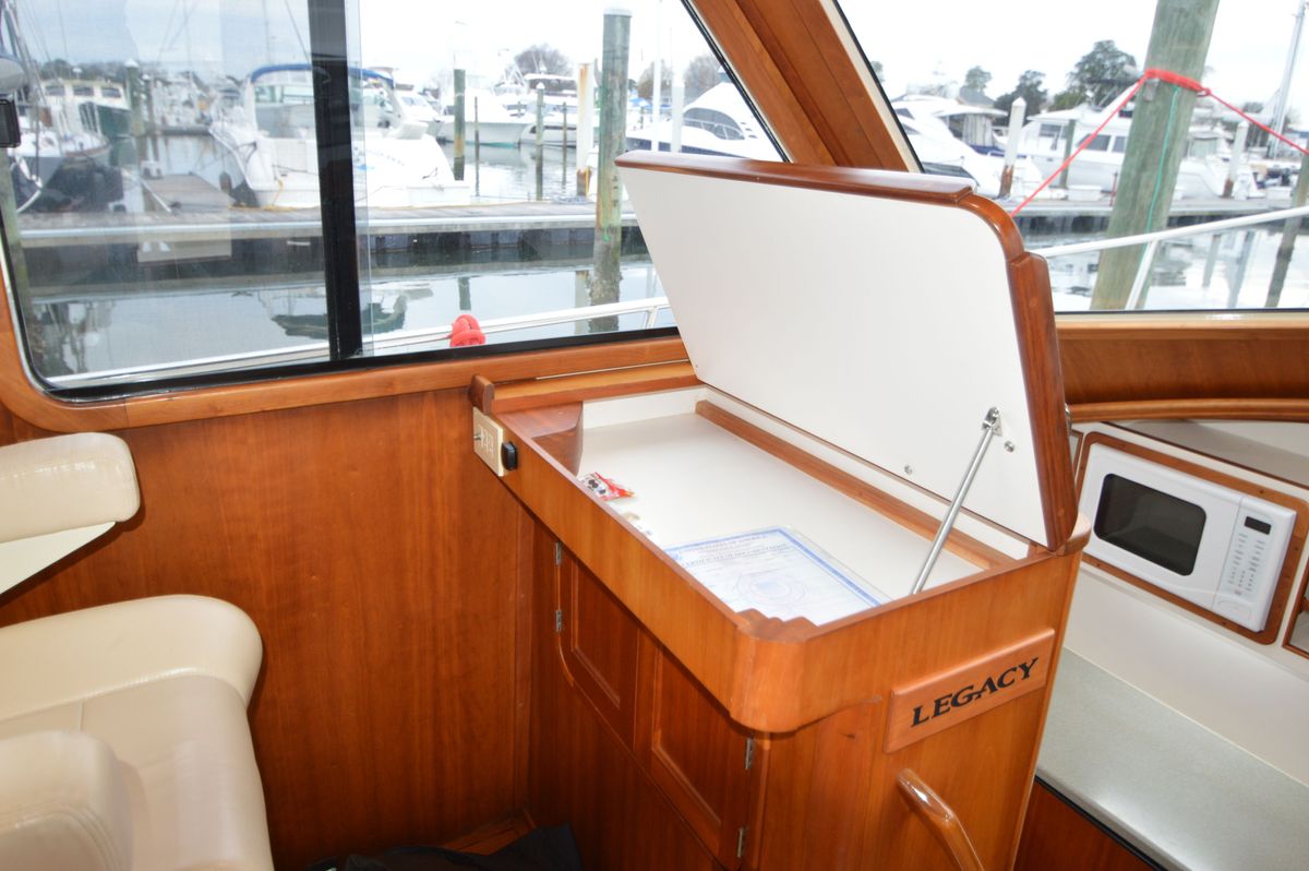 2005 Legacy 42 
