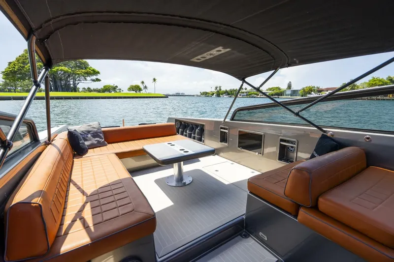  Yacht Photos Pics 2015 Vandutch 40 - Image 18