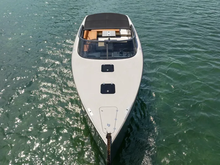  Yacht Photos Pics 2015 Vandutch 40 - Image 7