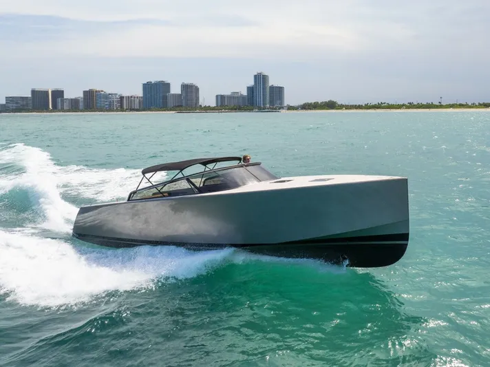  Yacht Photos Pics 2015 Vandutch 40 - Image 1