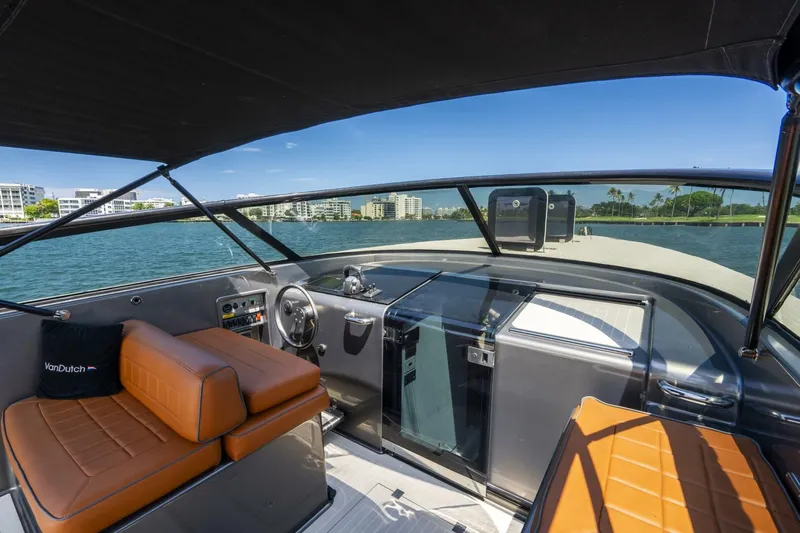  Yacht Photos Pics 2015 Vandutch 40 - Image 21