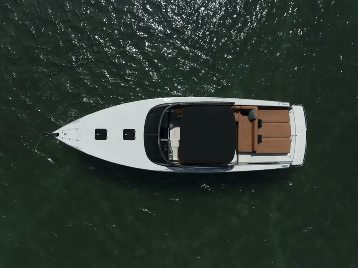  Yacht Photos Pics 2015 Vandutch 40 - Image 28