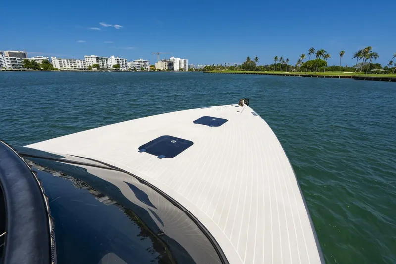  Yacht Photos Pics 2015 Vandutch 40 - Image 25