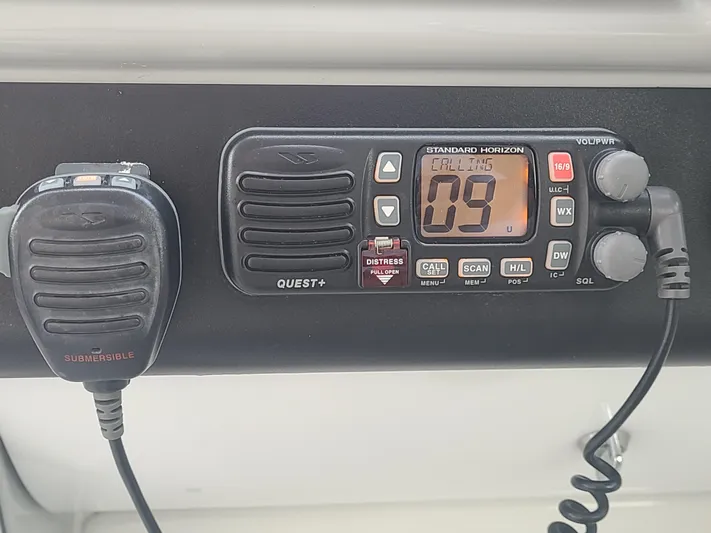  Yacht Photos Pics Standard Horizon marine radio on a 2007 Formula 45 Yacht.