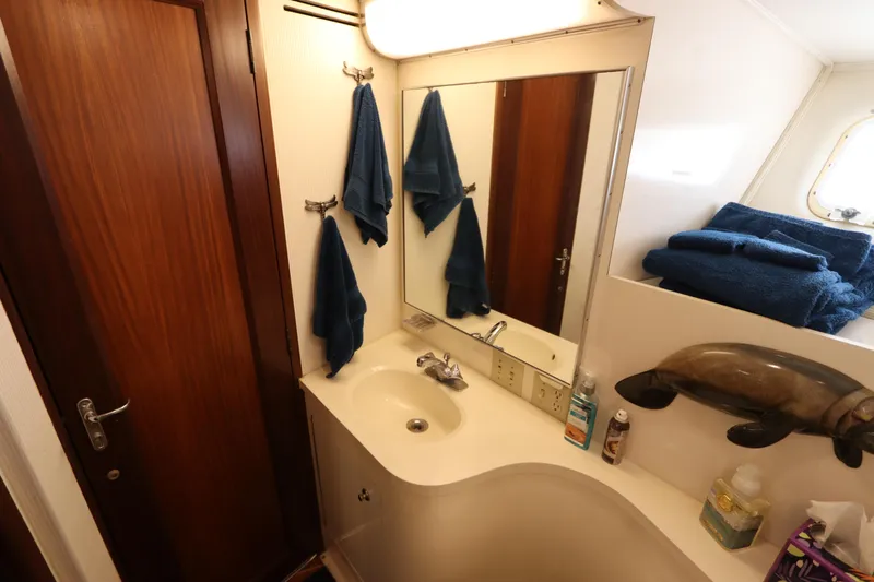 Cavu Yacht Photos Pics 