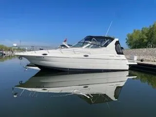 Cruisers Yachts 3075 Express