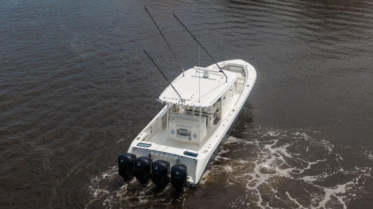 2018 Everglades 42 