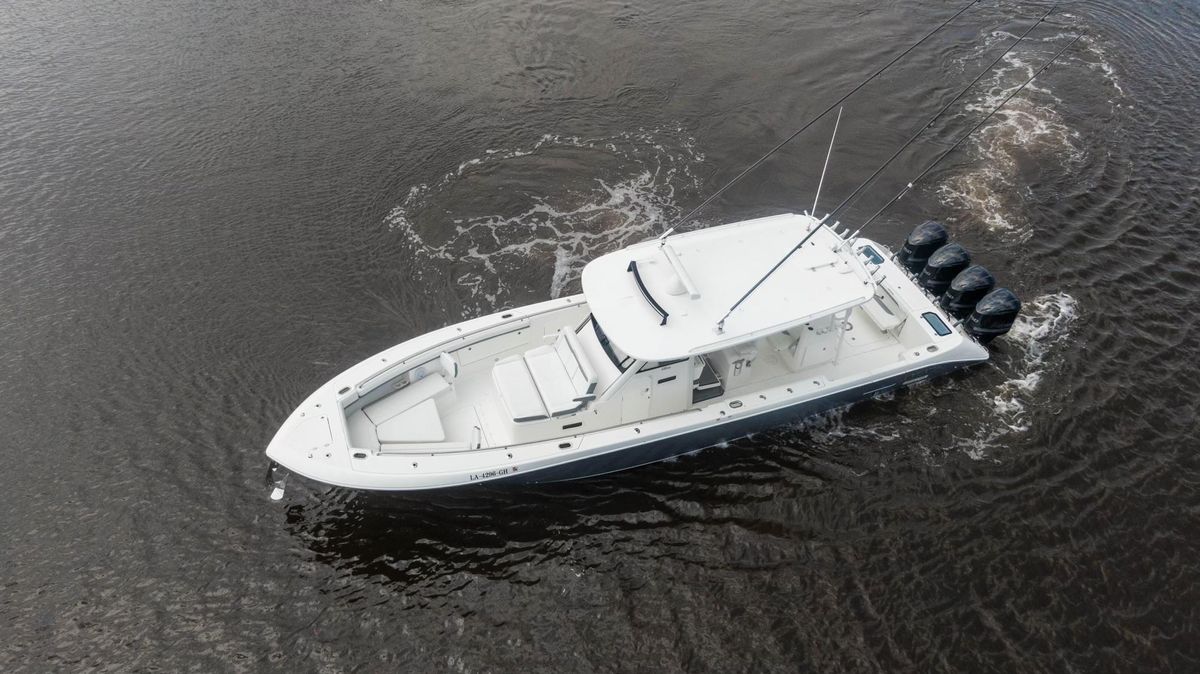 2018 Everglades 42 