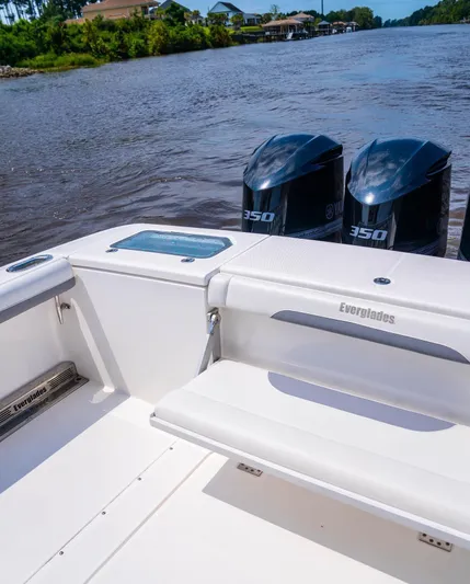  Yacht Photos Pics 2018 Everglades 435 Center Console boat with twin 350 engines on a calm river.