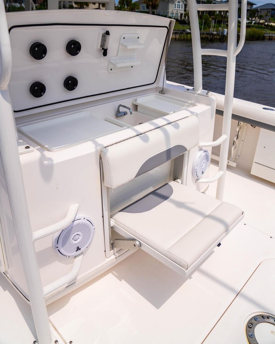 2018 Everglades 42 