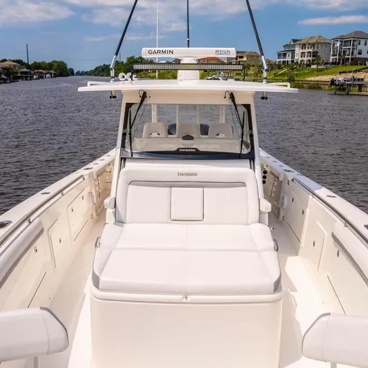  Yacht Photos Pics 2018 Everglades 435 Center Console boat on a scenic river.