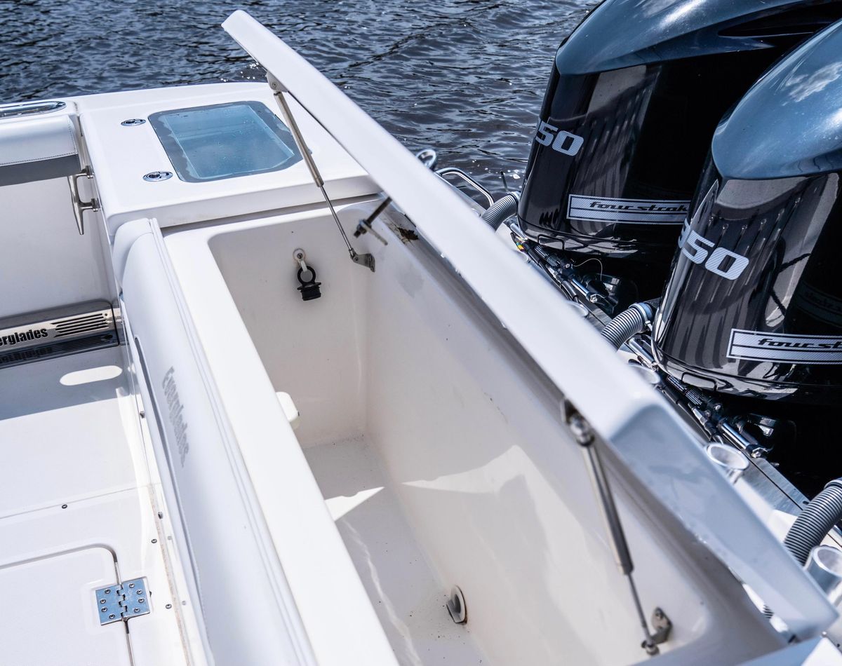 2018 Everglades 42 