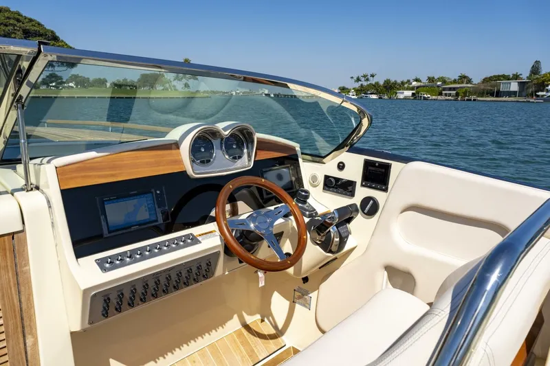  Yacht Photos Pics 2020 Chris-craft Corsair 34 - Image 37